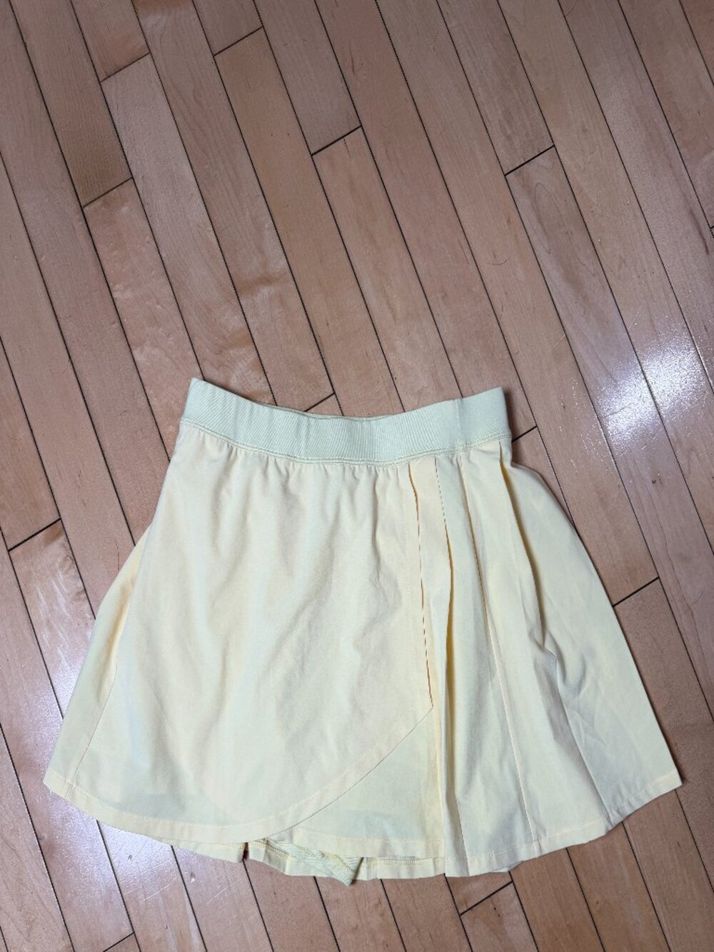 PACSUN LA Hearts Pale Yellow Active Sport Skirt Skort Pleated Size Small
